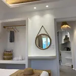 Konstantza's Deluxe * Naxos City
