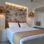 Konstantza's Deluxe *