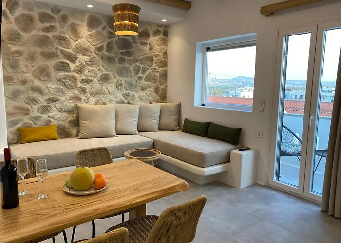 Konstantza's Deluxe *